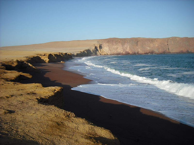 Paracas: Playa Roja.