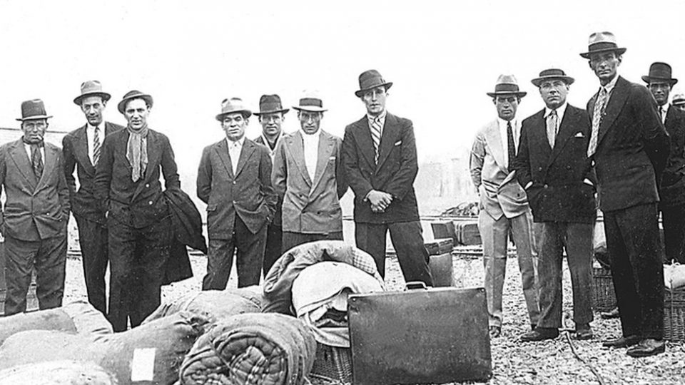 Black and white image of European settlers in Argentina in the 20th Century.