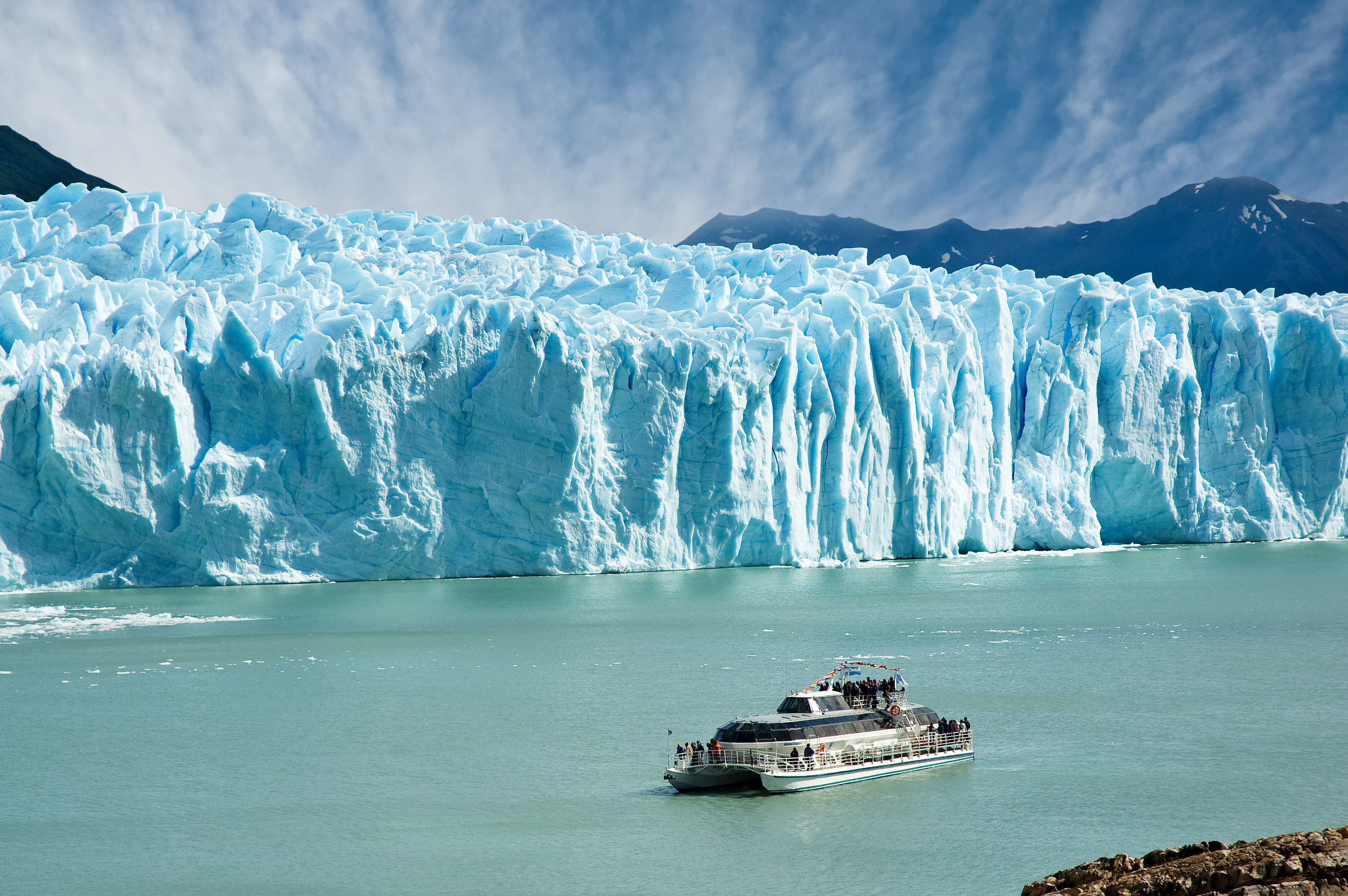 Ледниковые озера северной америки. Ледник Перито-Морено. Перито-Морено Аргентина. Национальный парк Лос-Гласьярес Аргентина. Эль Калафате ледник Перито Морено.