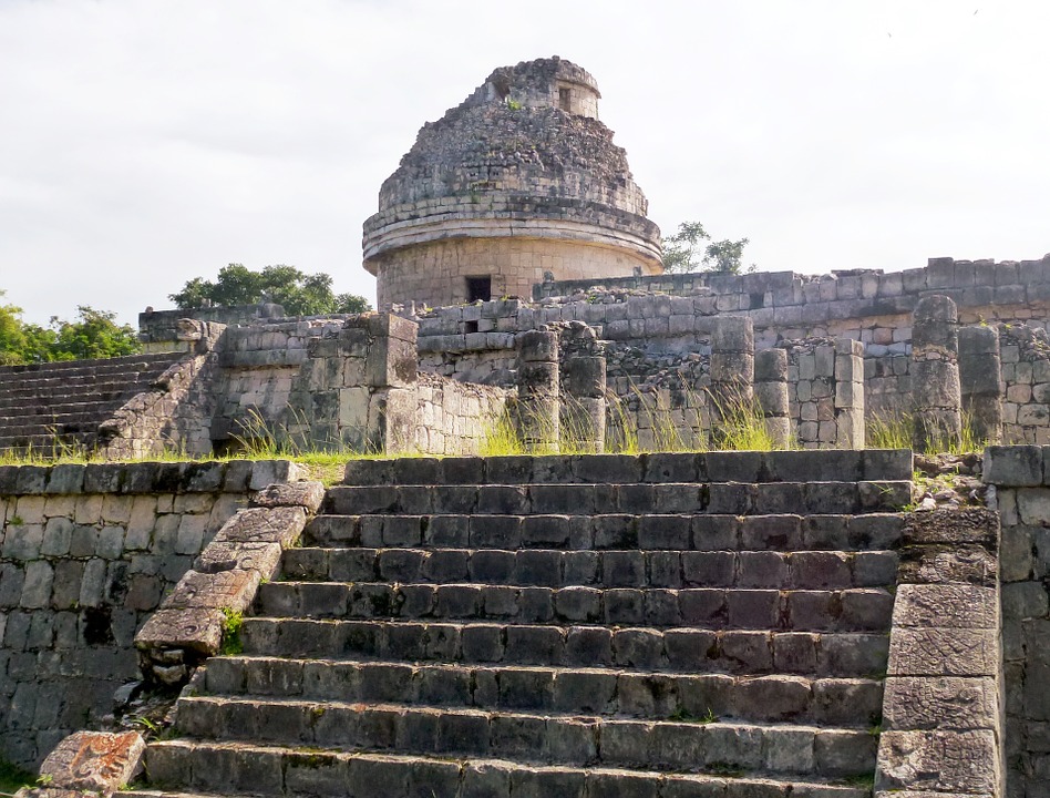 ancient mayan ruin in mexico